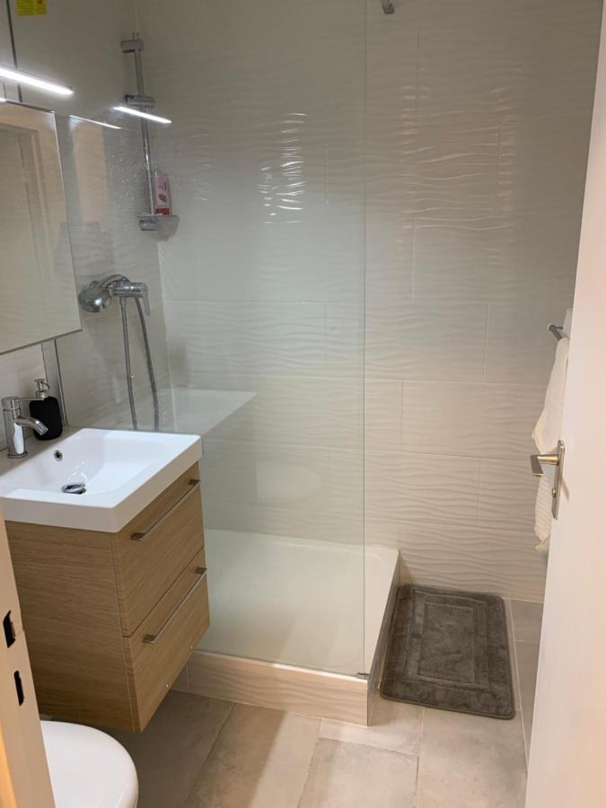Lovely Studio Saint Jean Cachan, 20 Minutes From Luxembourg Gardens On Rer B And 350 M From Bagneux Rer B Apartment Exterior photo