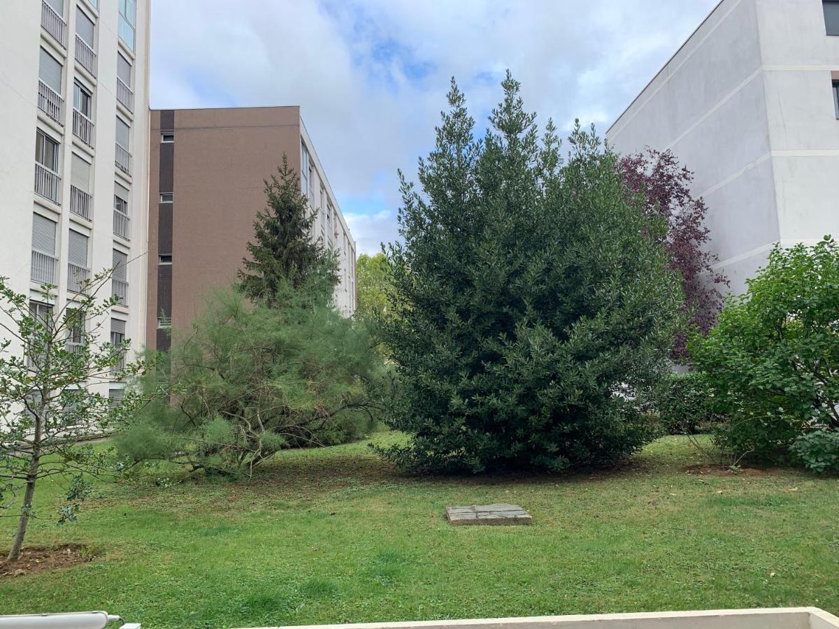 Lovely Studio Saint Jean Cachan, 20 Minutes From Luxembourg Gardens On Rer B And 350 M From Bagneux Rer B Apartment Exterior photo